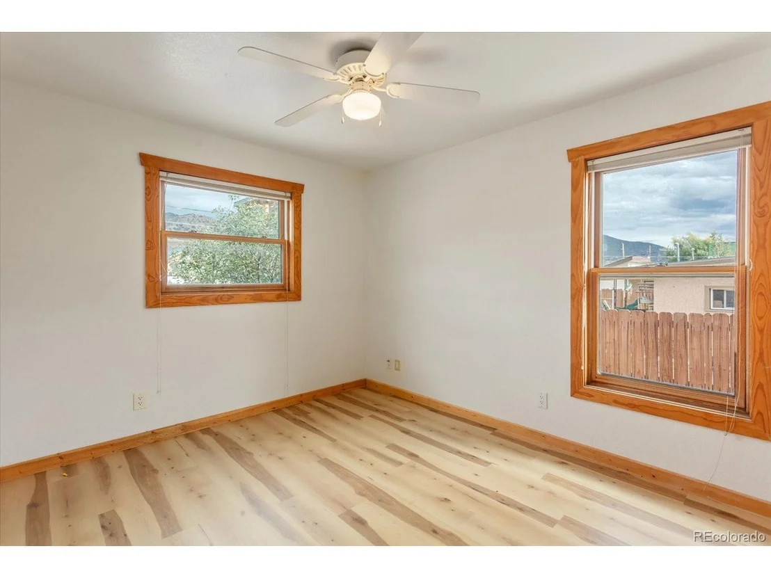 Photo of 734 W 2nd St