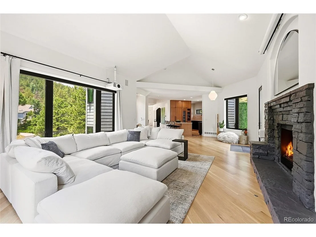 Photo of 1922 Baldy Ln