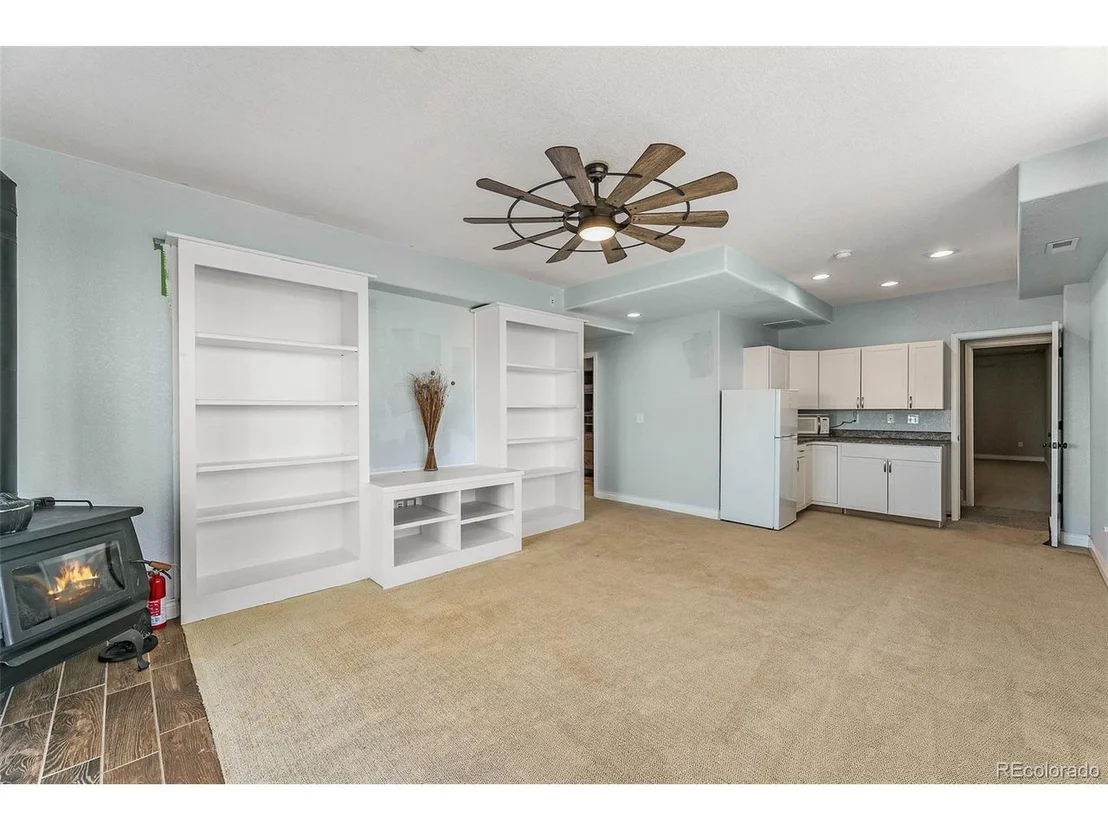 Photo of 7150 Sunset Ave