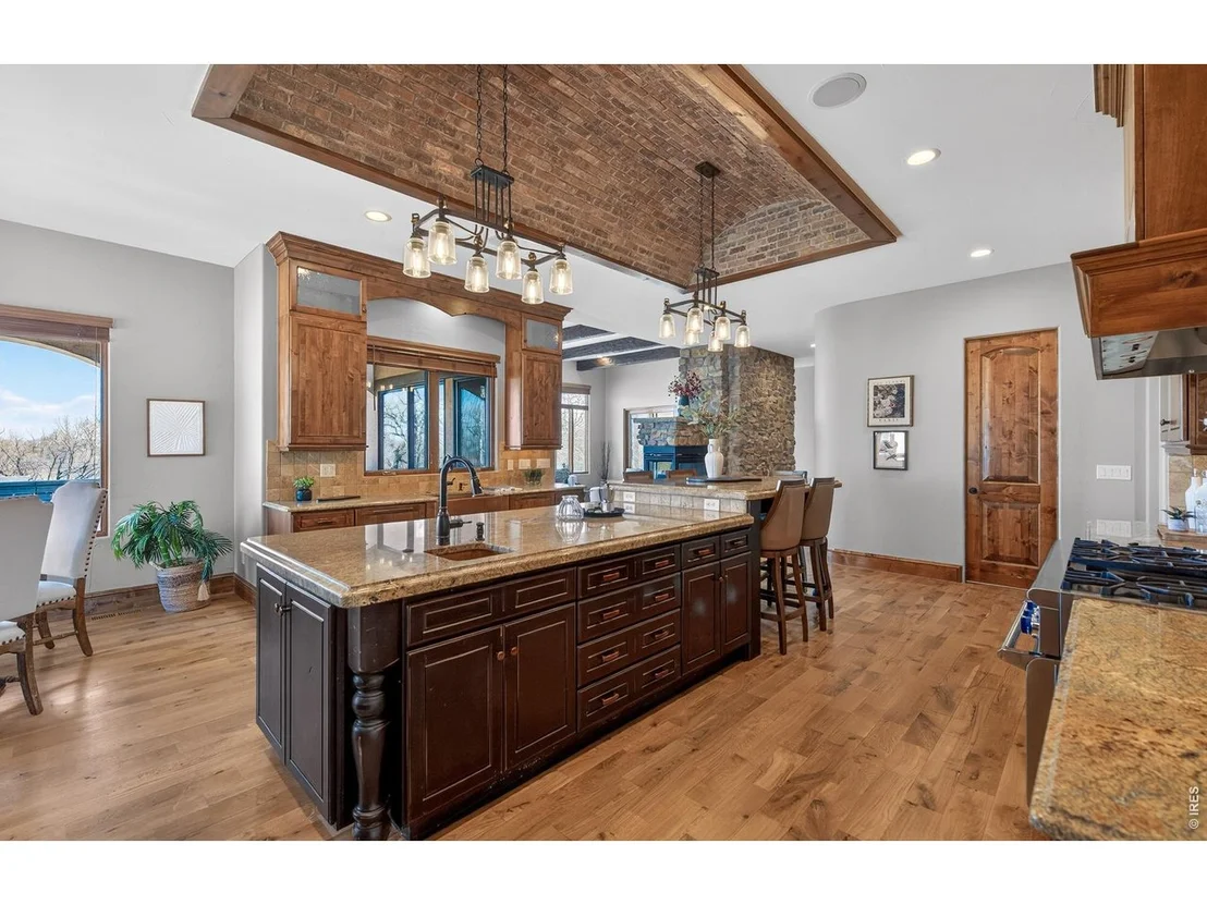 Photo of 2102 Shoreside Dr