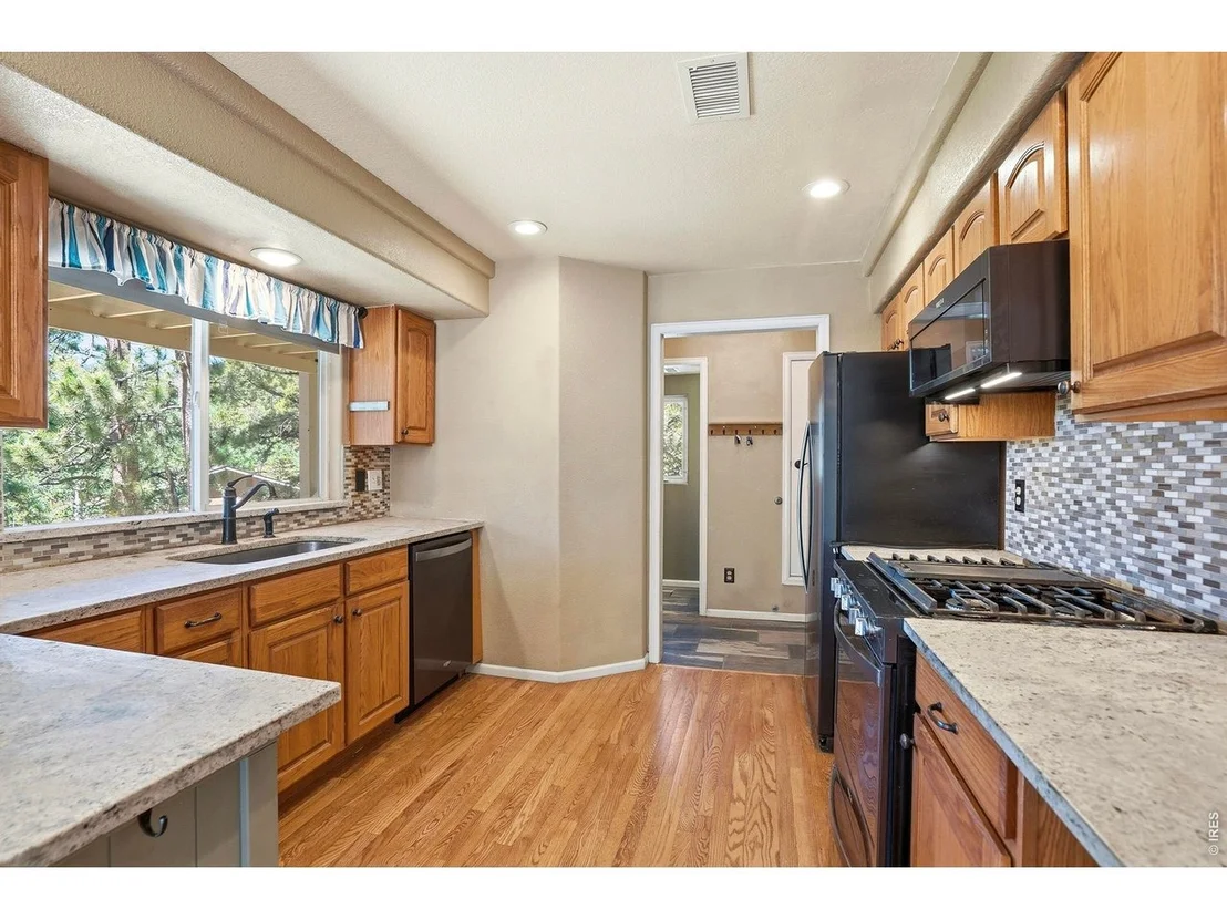 Photo of 212 Elk Pl