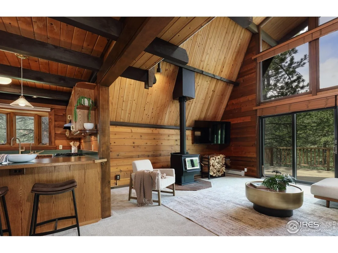 Photo of 604 Bow Mountain Rd