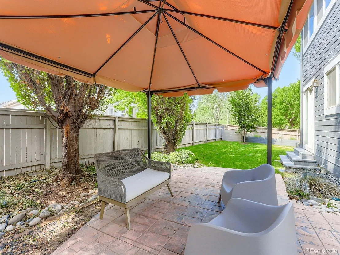 Photo of 4033 Hawthorne Cir