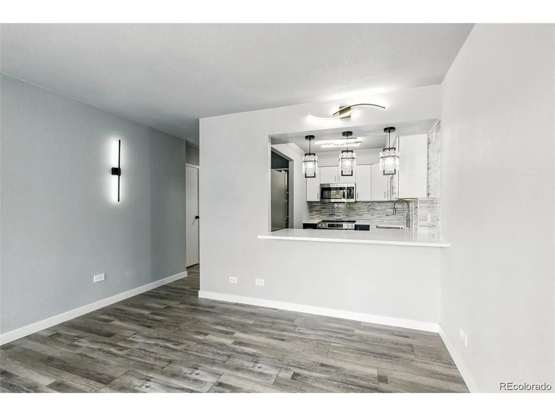 Photo of Unit 212 at 1850 Folsom St