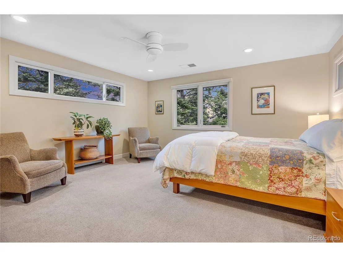 Photo of 6647 Apache Ct
