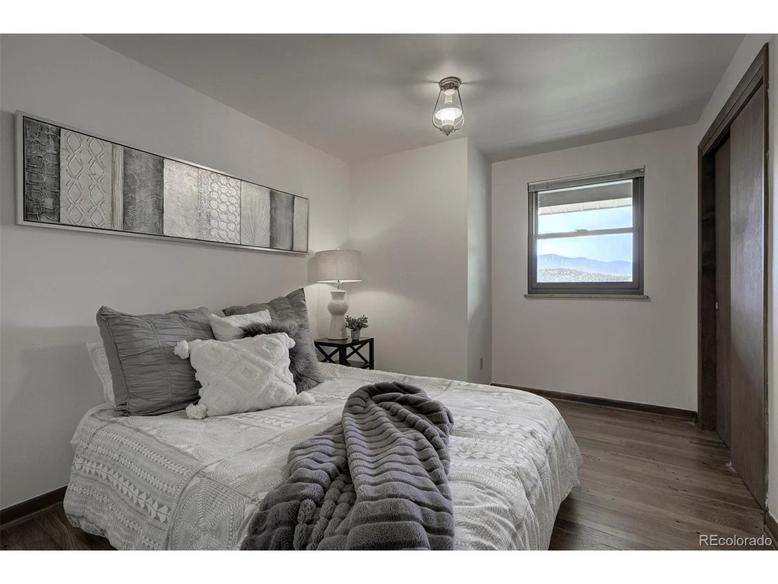 Photo of 25382 Mosier Cir