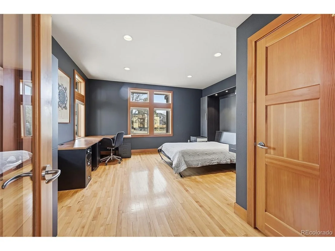 Photo of 860 Union Ave