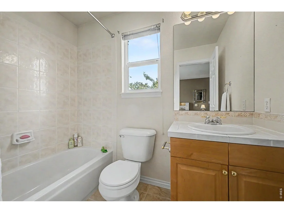Photo of 1044 Willow Creek Cir