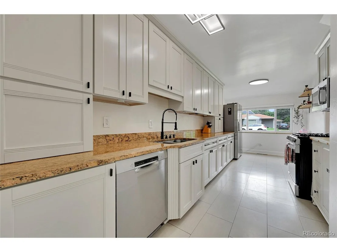 Photo of 845 Jasmine St