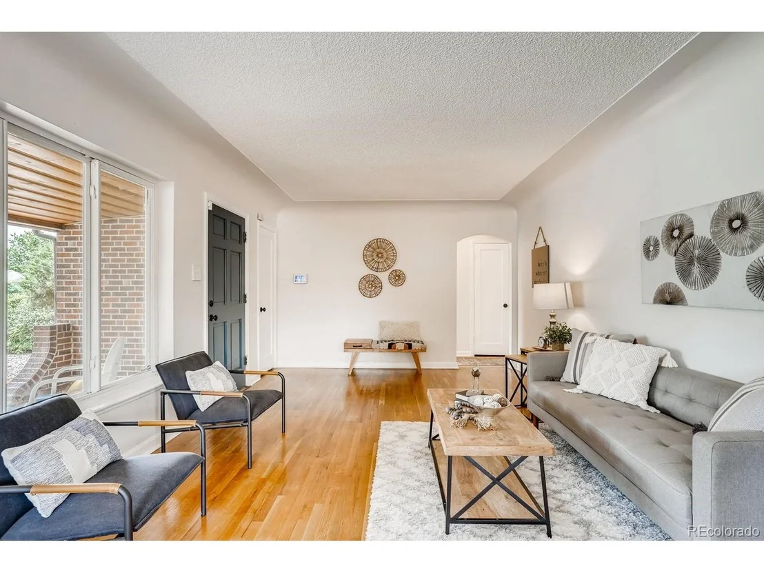Photo of 2900 Elm St