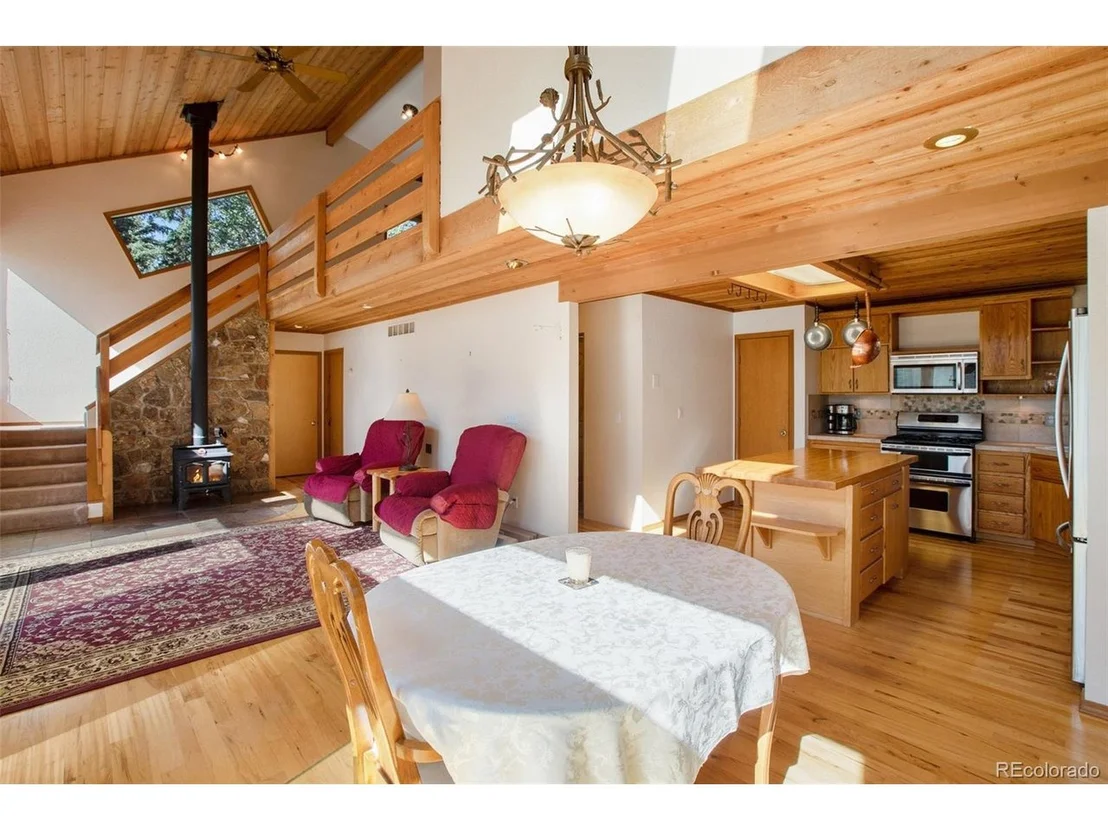 Photo of 635 Ridge Dr