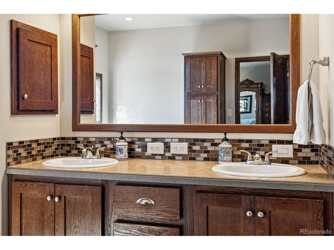 Photo of 1073 County Road 17
