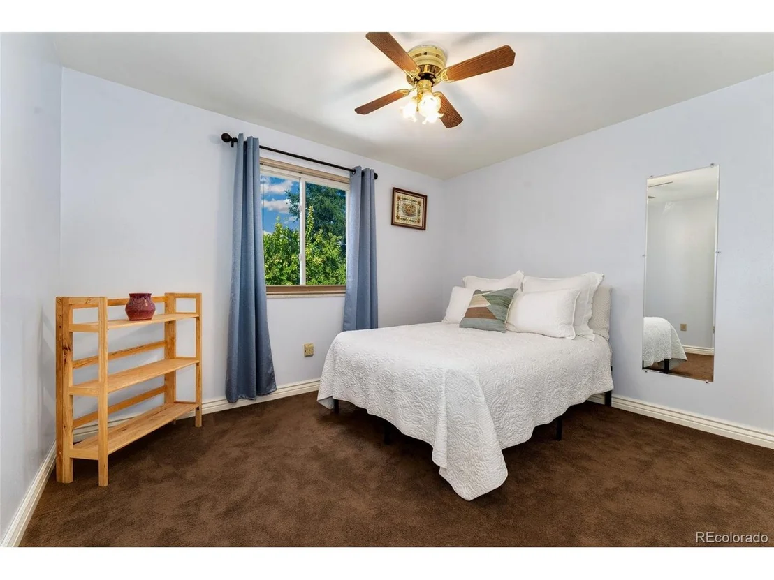 Photo of 8052 Iris Ct