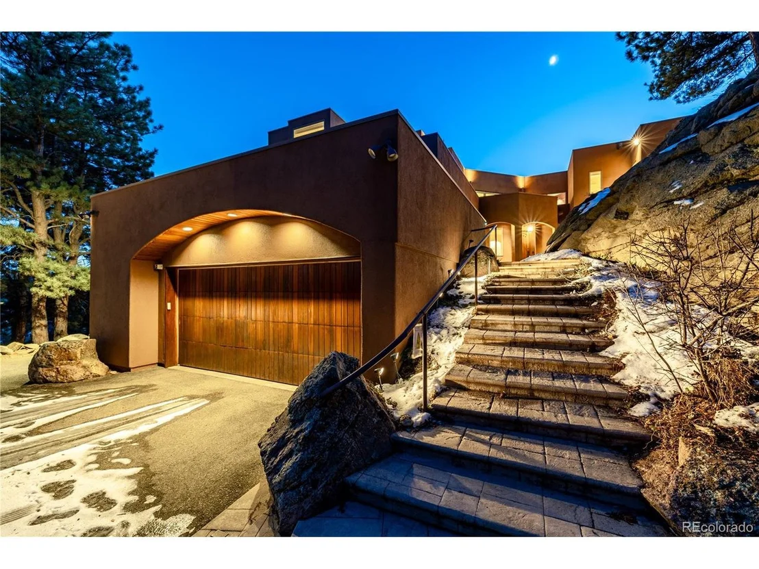 Photo of 1077 Carriage Hills Dr