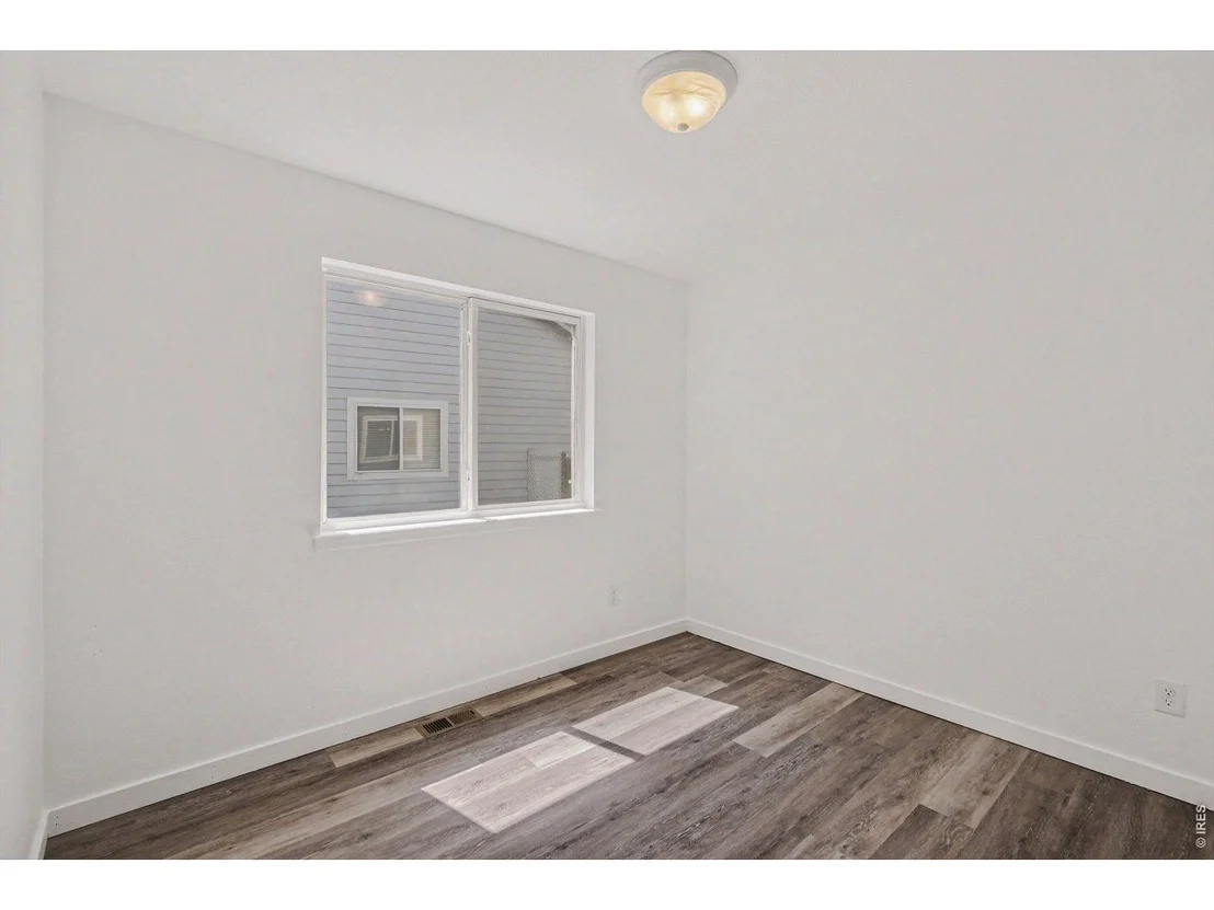 Photo of 943 Eagle Dr