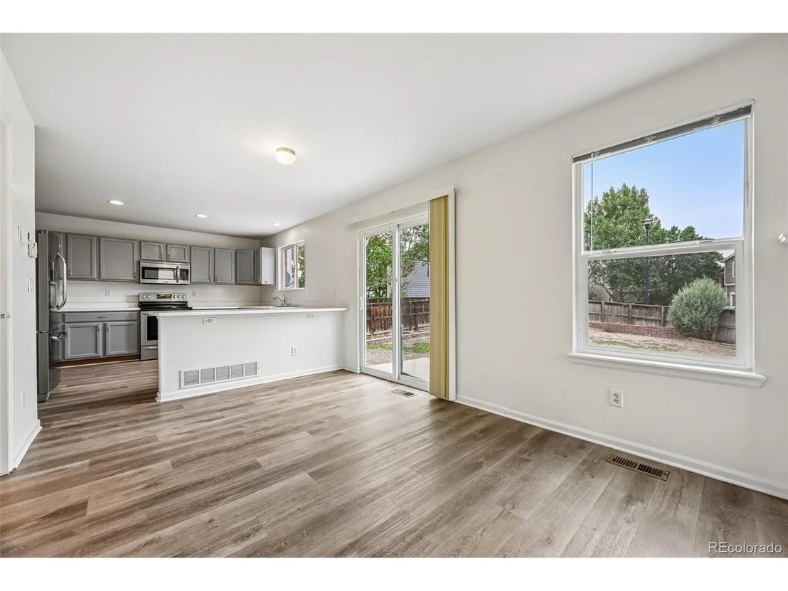 Photo of 1058 Oriole Cir