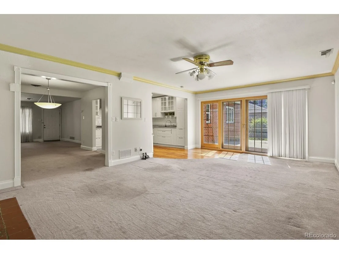 Photo of 831 Troy St