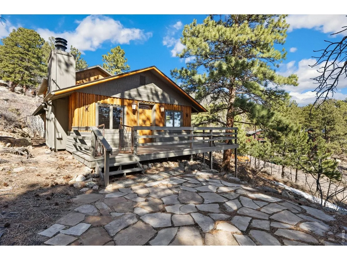 Photo of 2340 Eagle Cliff Rd