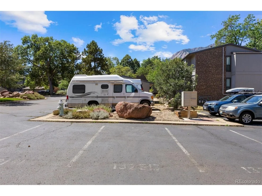 Photo of Unit D at 1325 Bear Mountain Dr