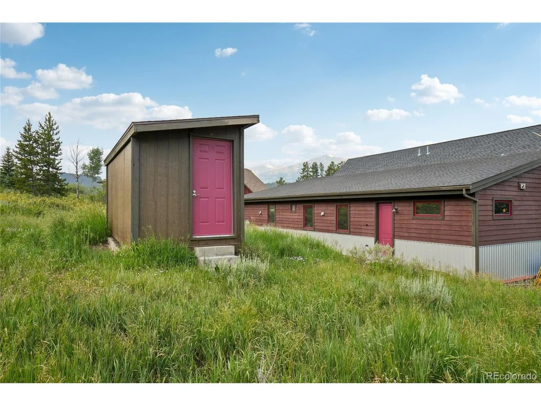 Photo of 152 Fairview Blvd