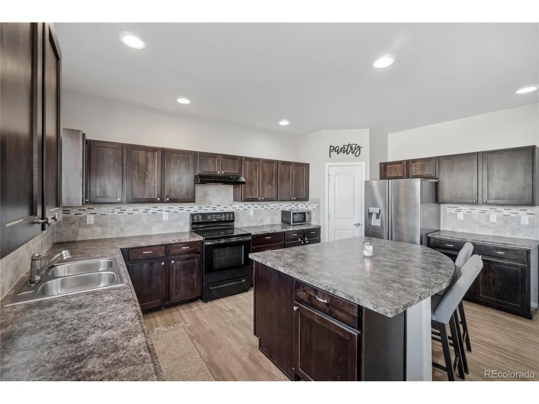 Photo of 272 Castle Dr