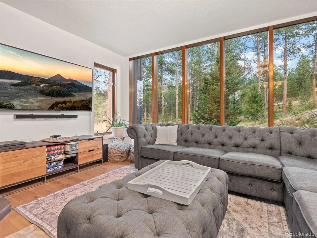 Photo of 571 Sundown Ln