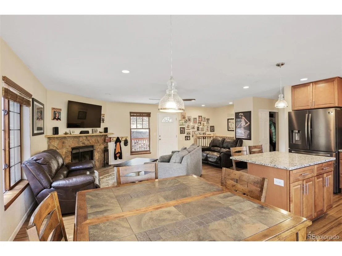 Photo of 1327 Bluebird Dr