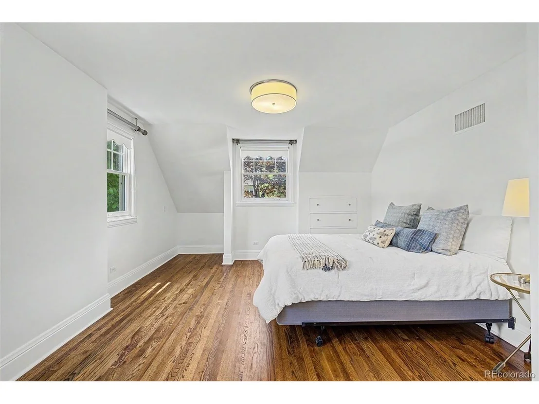 Photo of 500 Glencoe St