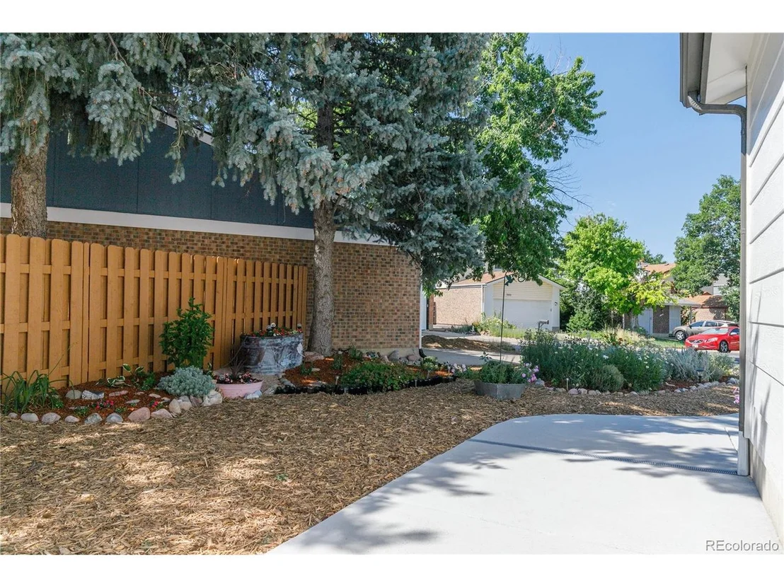 Photo of 5633 W 71st Pl