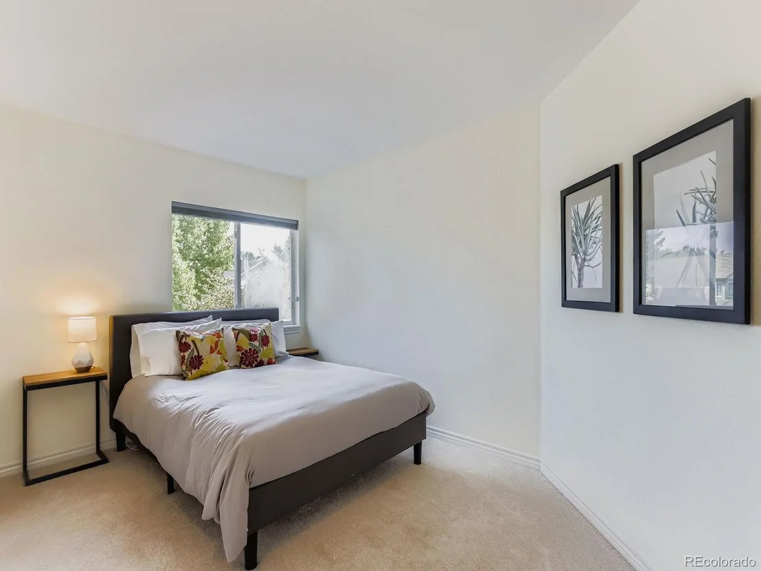 Photo of 4033 Hawthorne Cir