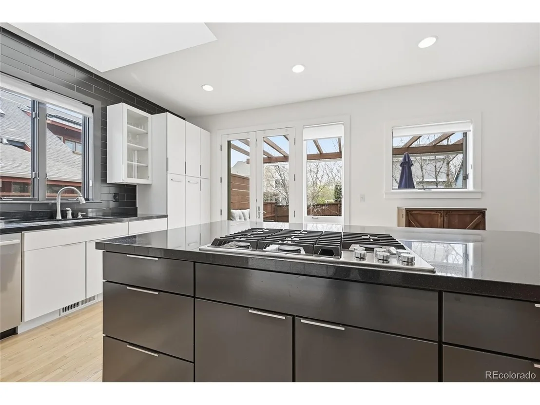 Photo of 860 Union Ave