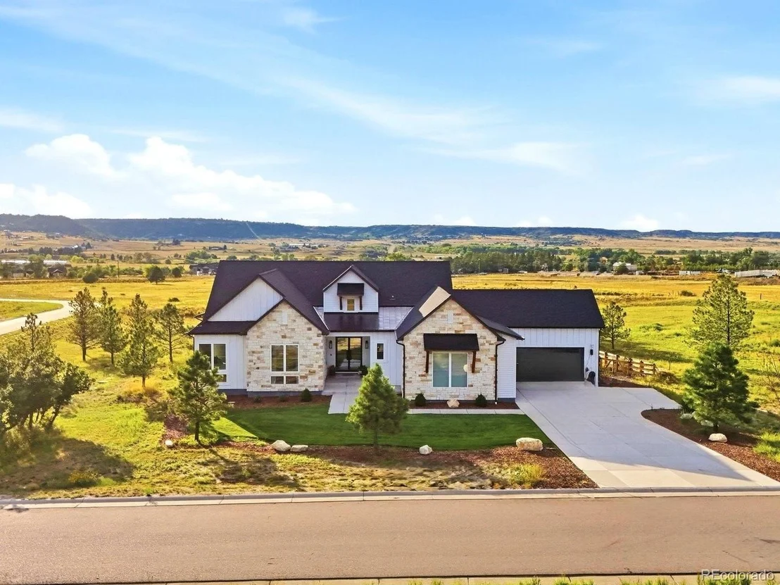Photo of 1675 Arrowpoint Ct