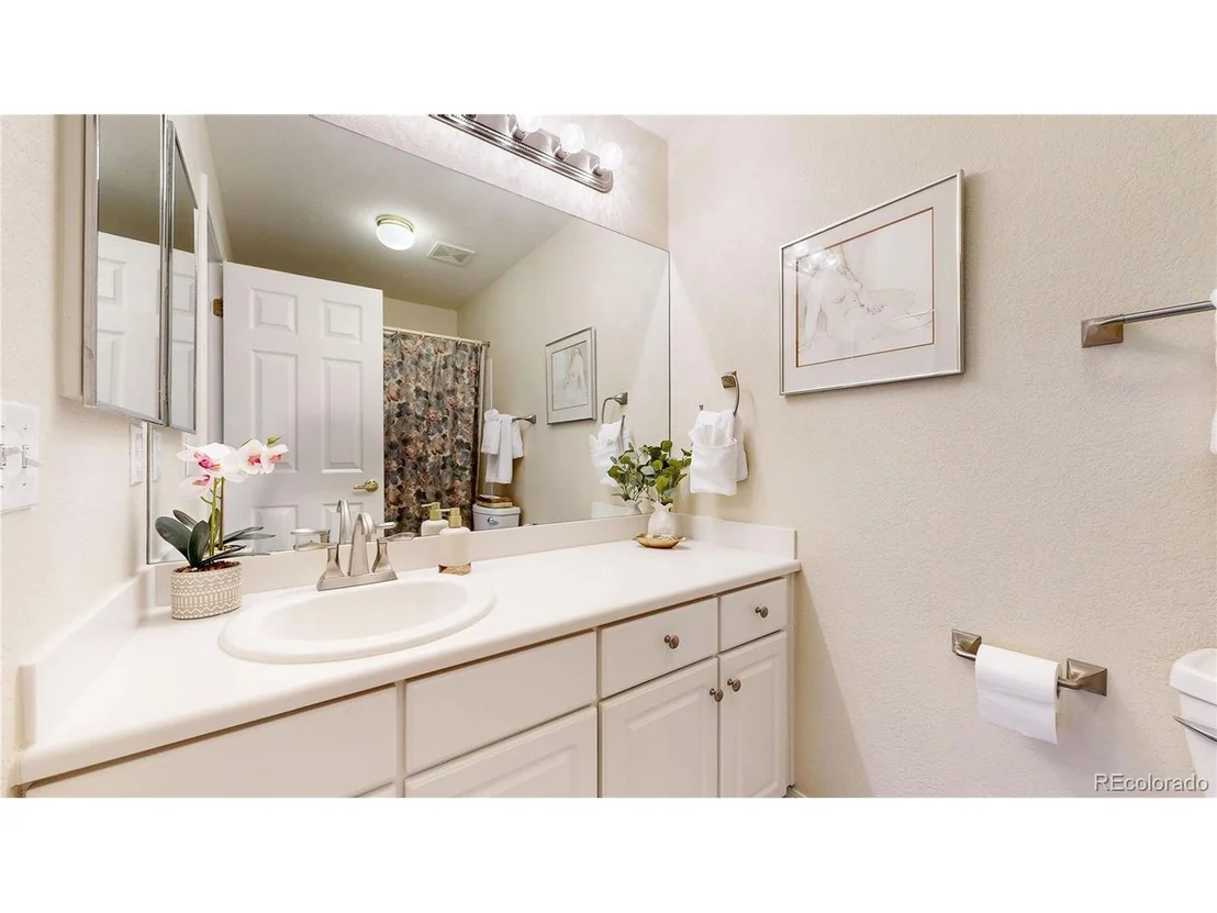 Photo of 1330 Iris Cir