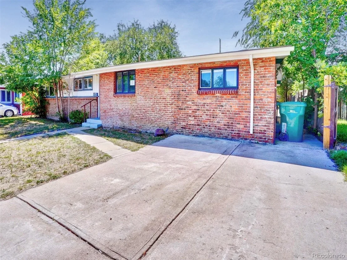 Photo of 7789 Greenleaf Ln