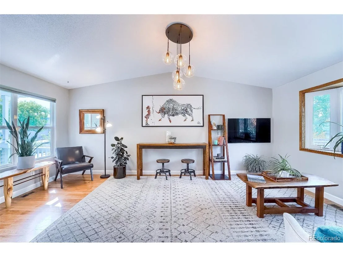 Photo of 1260 Red Mountain Dr
