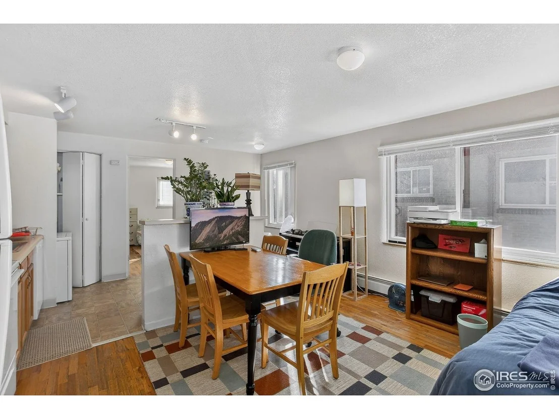 Photo of Unit 5 at 961 16th St