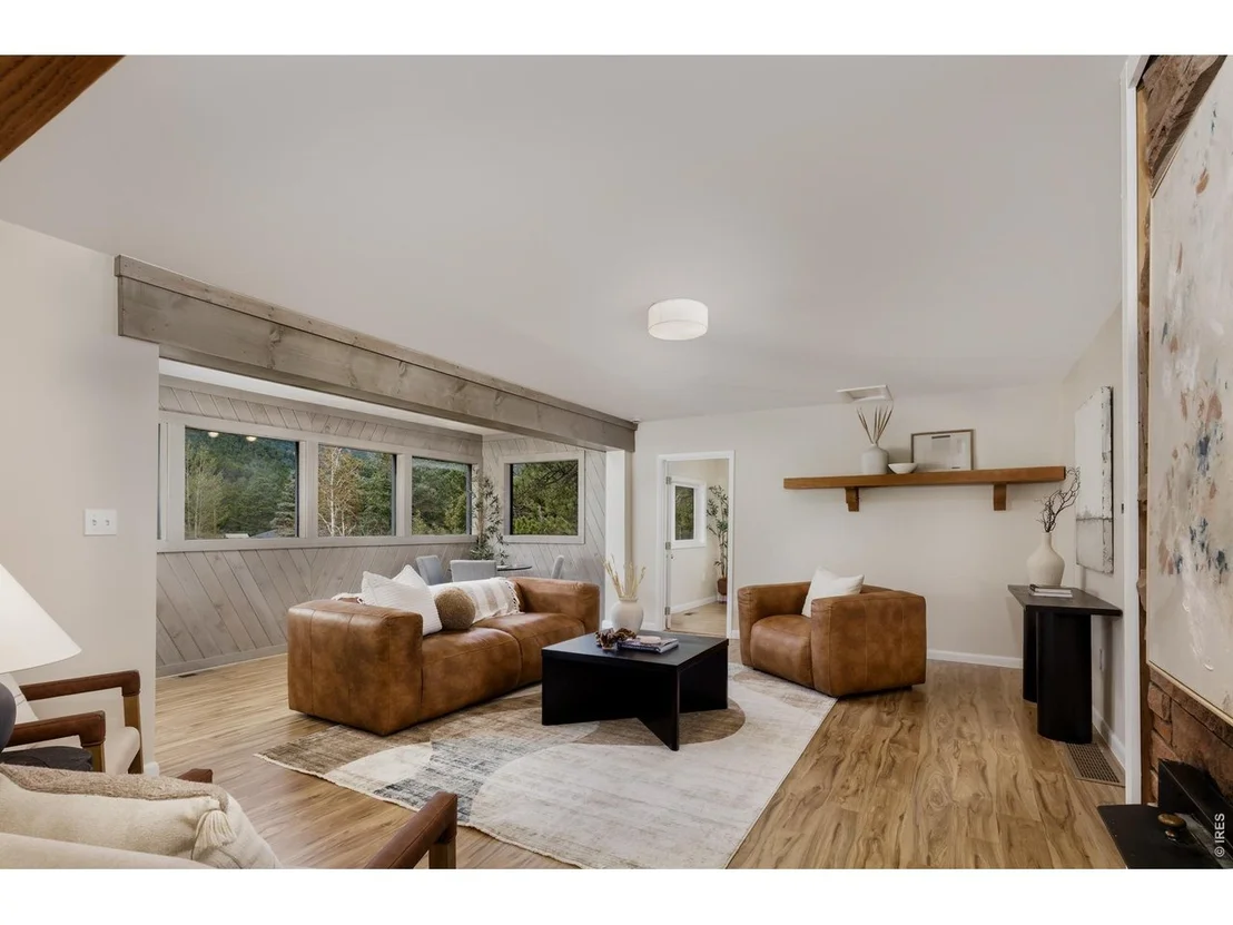 Photo of 465 Deer Ln