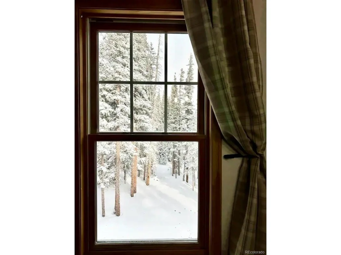 Photo of 215 Bum Dr