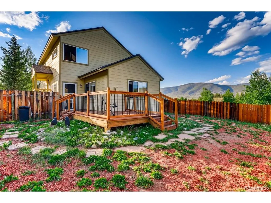 Photo of 275 Meadow Wood Cir