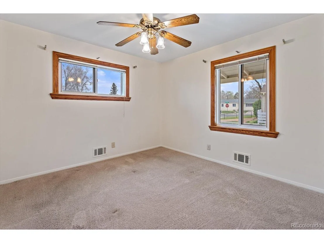 Photo of 3085 Robin Way
