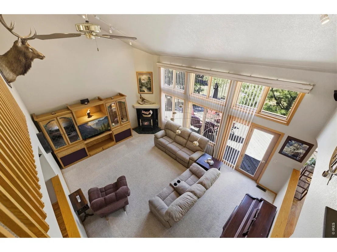 Photo of 3363 Crest Dr
