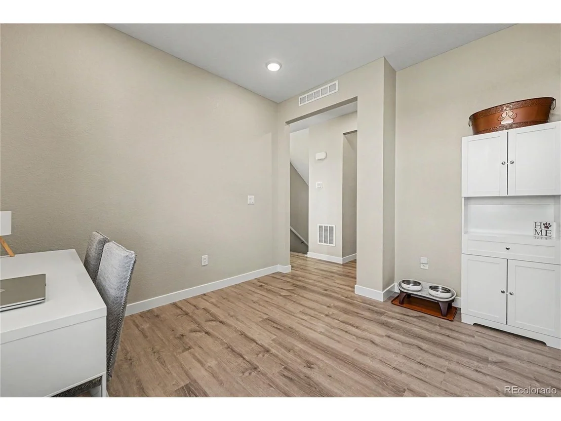 Photo of 4953 Thistle Dr