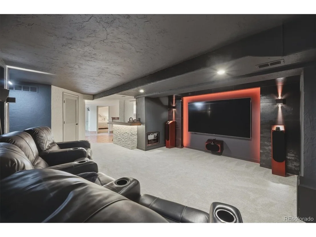 Photo of 6195 Apache Dr