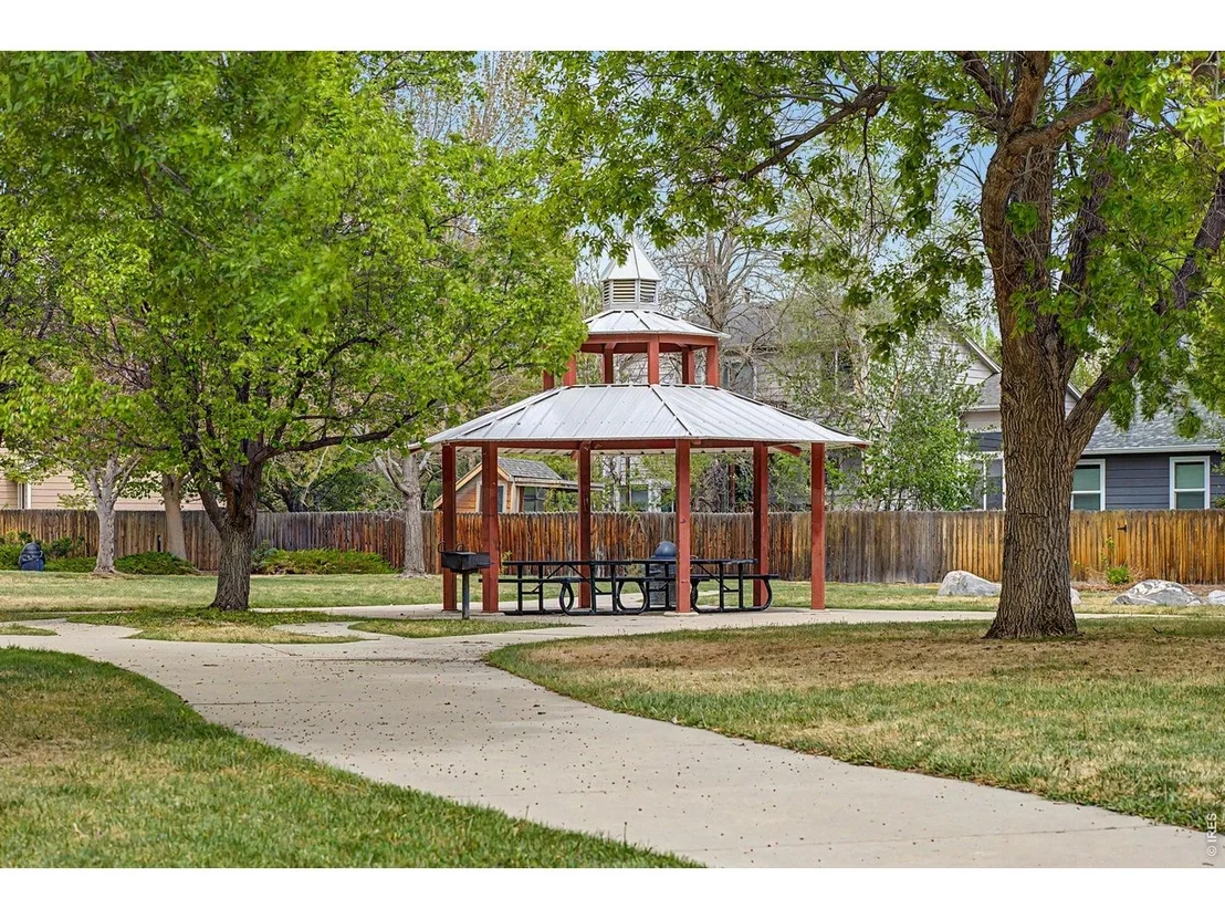 Photo of 1044 Willow Creek Cir