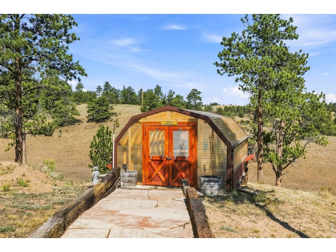 Photo of 557 Red Bluff Rd