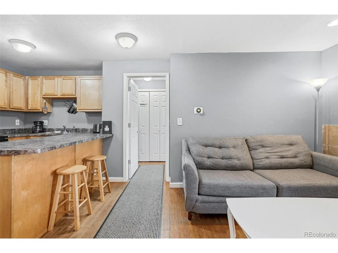 Photo of Unit 206 at 1405 Broadway