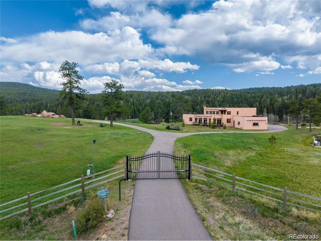 Photo of 28098 Green Valley Ln