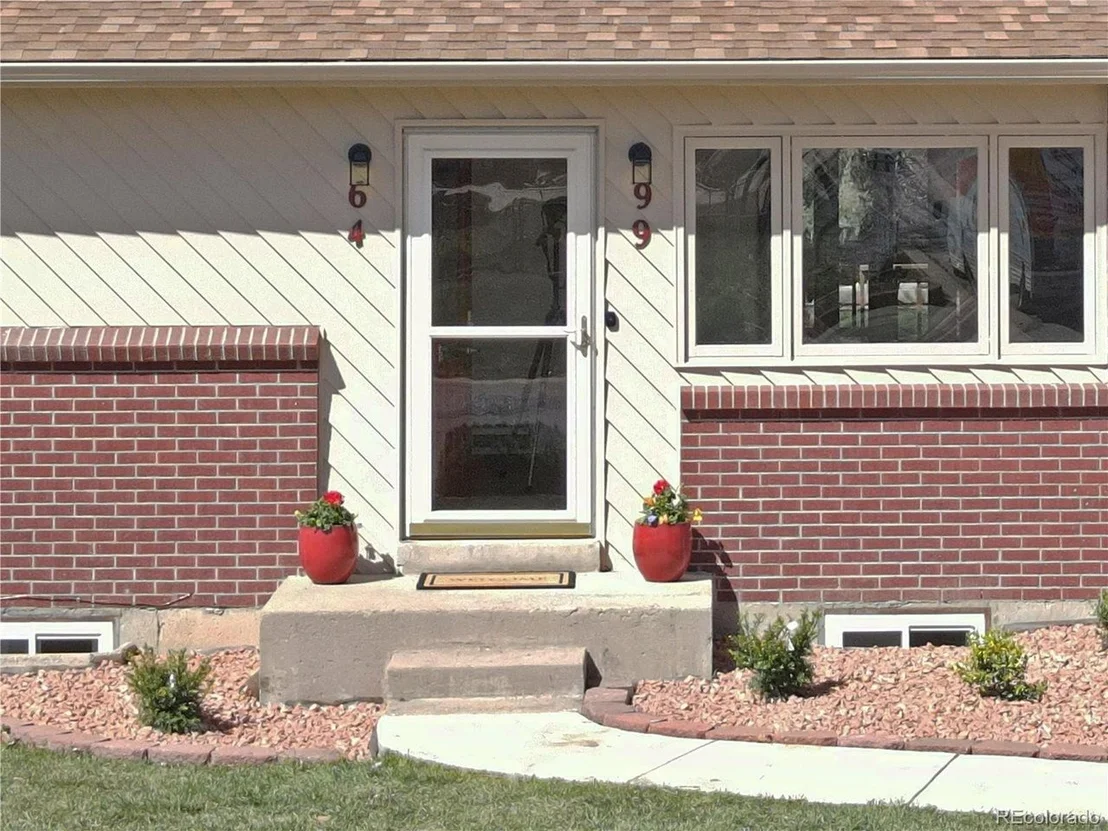Photo of 6499 Iris Way