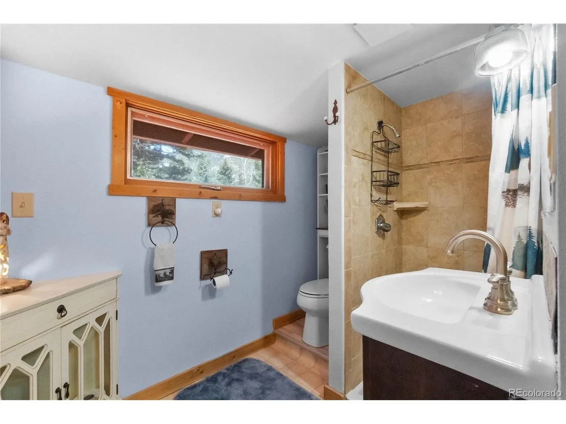Photo of 48 Linn Cir
