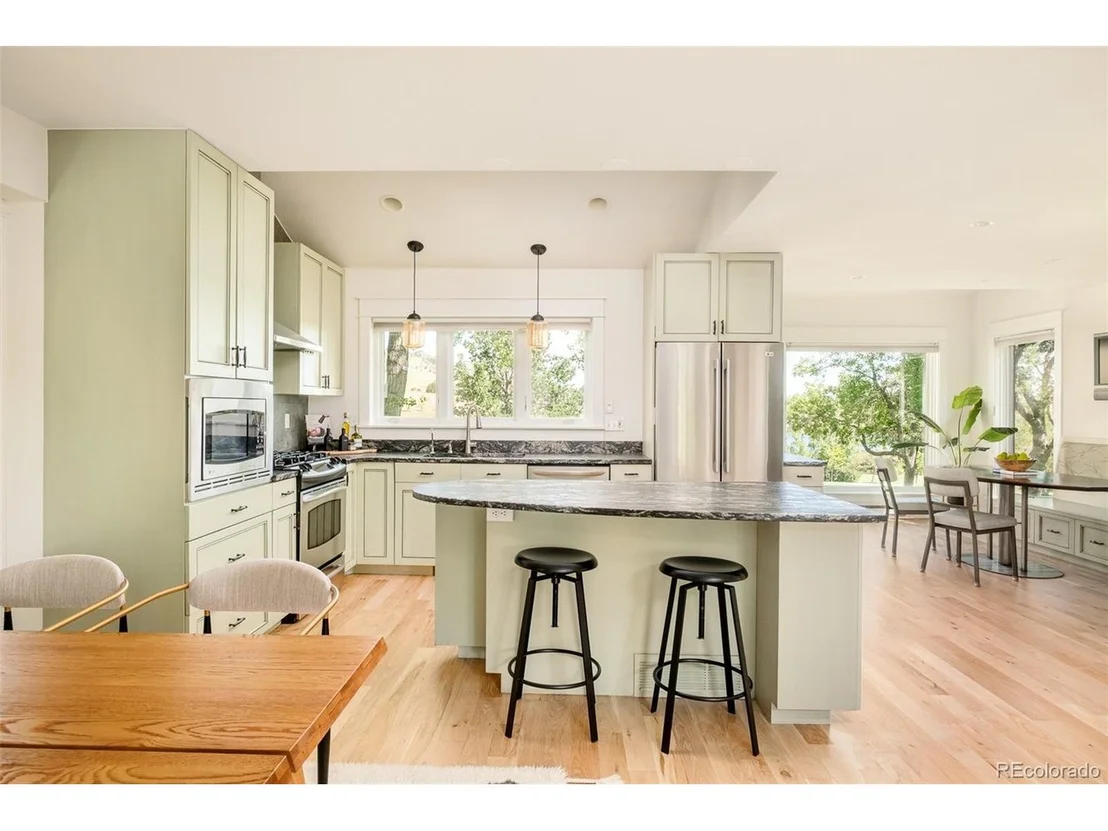 Photo of 485 Quail Cir